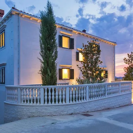 Beautiful Dubrovnik 5 Bedrooms Gold Dubrovnik Stylish Furnishings Wonderful Sea Views Villa Orasac