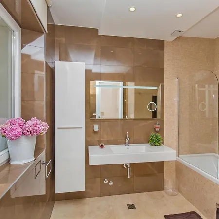 Beautiful Dubrovnik 5 Bedrooms Gold Dubrovnik Stylish Furnishings Wonderful Sea Views Villa *