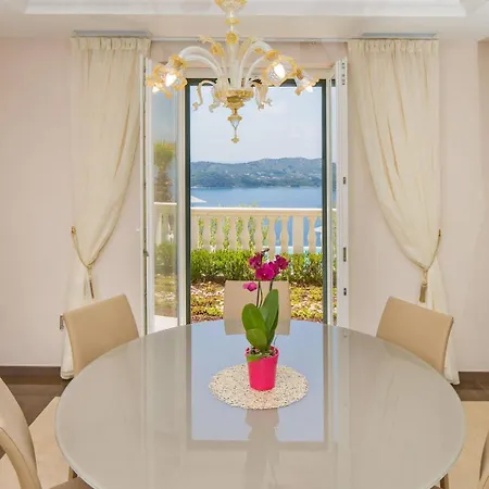 Beautiful Dubrovnik 5 Bedrooms Gold Dubrovnik Stylish Furnishings Wonderful Sea Views Vila *