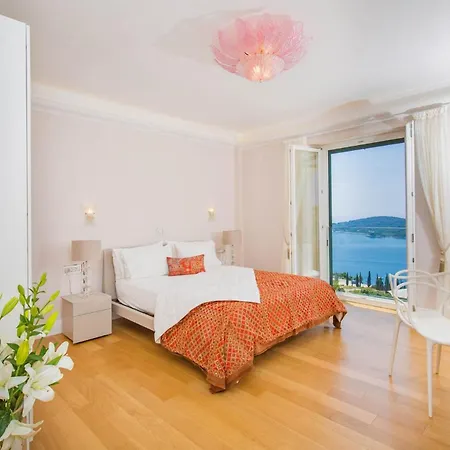 Beautiful Dubrovnik 5 Bedrooms Gold Dubrovnik Stylish Furnishings Wonderful Sea Views Vila Orasac