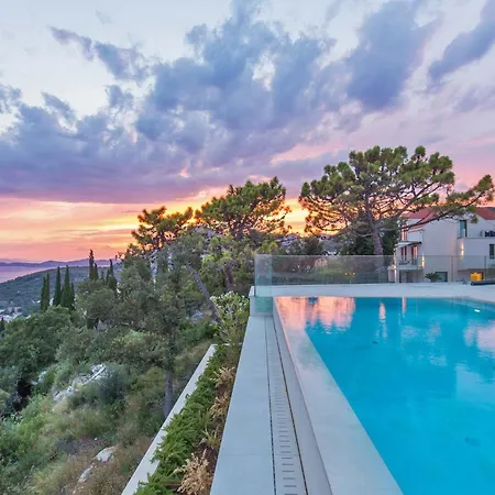 Beautiful Dubrovnik 5 Bedrooms Gold Dubrovnik Stylish Furnishings Wonderful Sea Views * Orasac