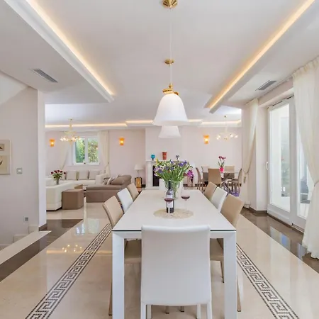Beautiful Dubrovnik 5 Bedrooms Gold Dubrovnik Sea Views וילה אורסאץ